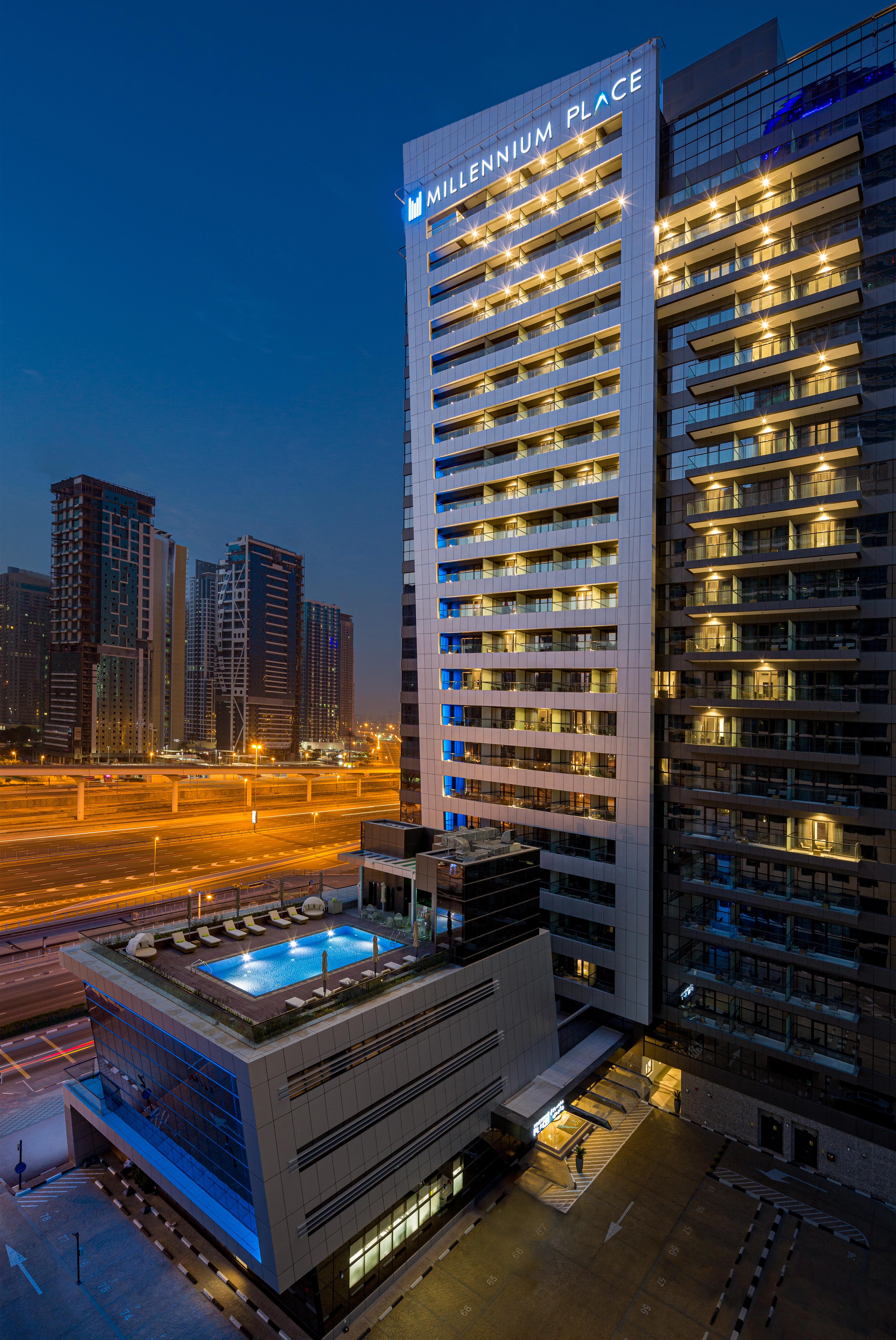 Millennium Place Dubai Marina Hotel Exterior photo