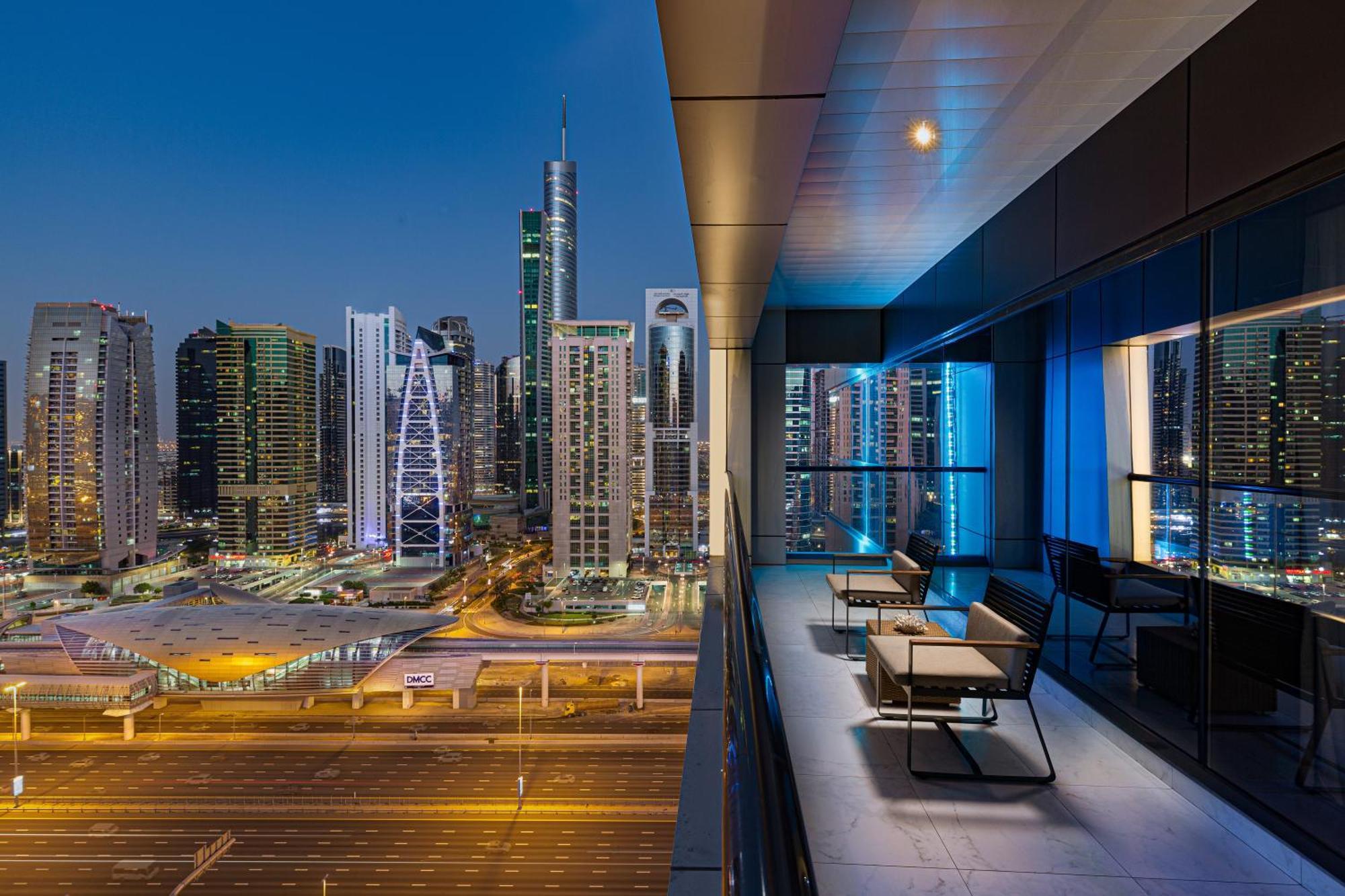 Millennium Place Dubai Marina Hotel Exterior photo